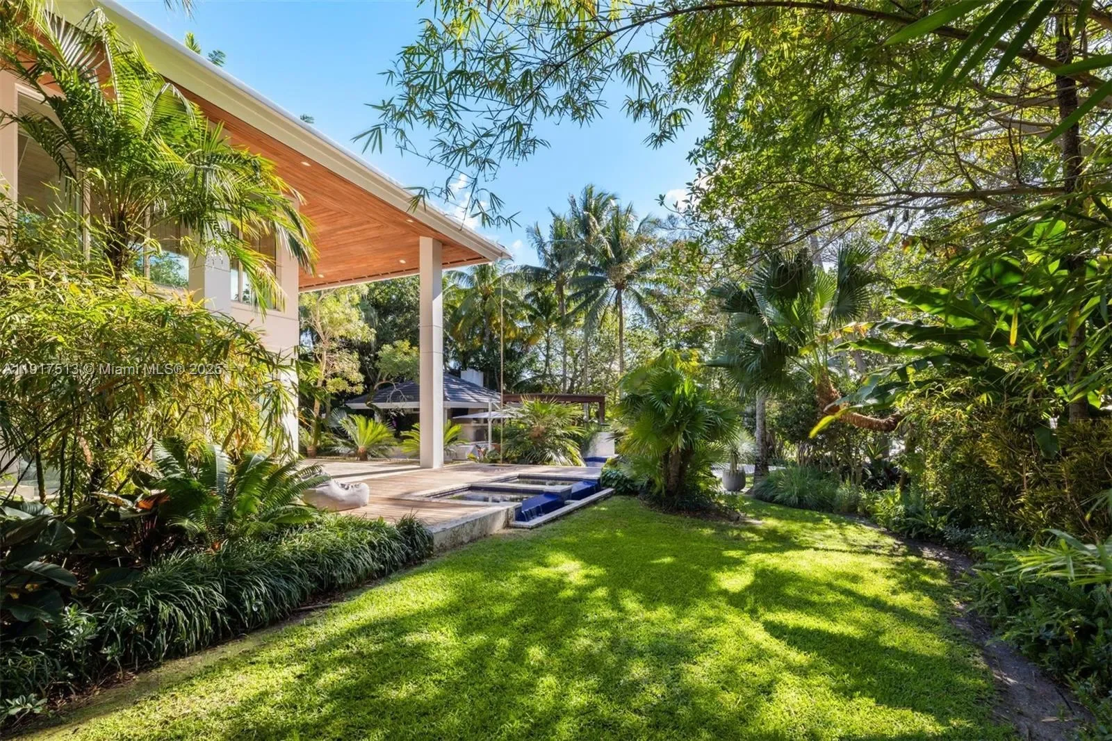 7150 W Lago Dr, Miami, Florida, United States. - Photo 44
