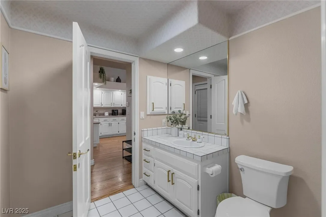 7471 Darby Avenue, Las Vegas, Nevada, United States. - Photo 4