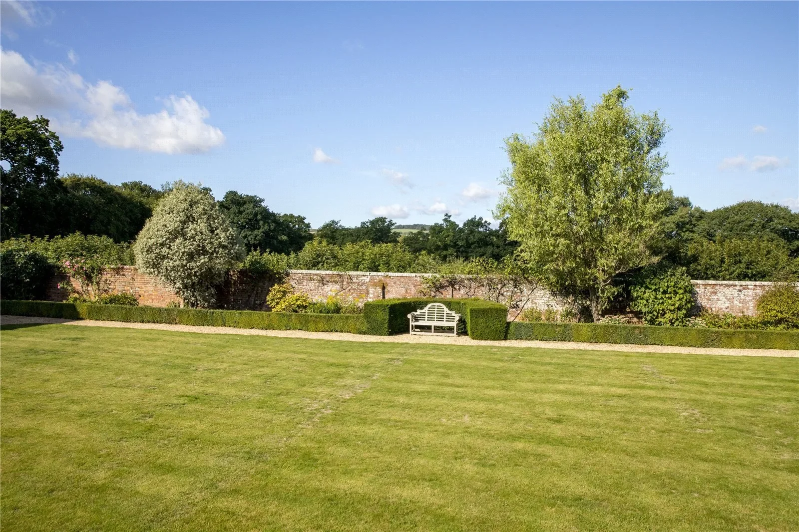 Exterior photo 5