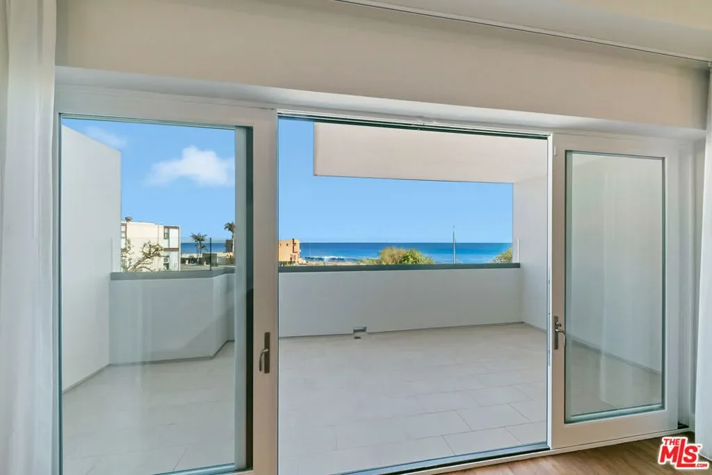 22065 Pacific Coast Highway 7, Malibu, California, United States. - Photo 16