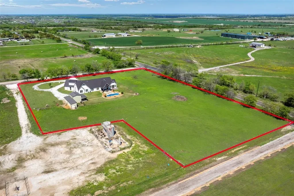 12345 Flow Road, Krum, Texas, United States. - Photo 33