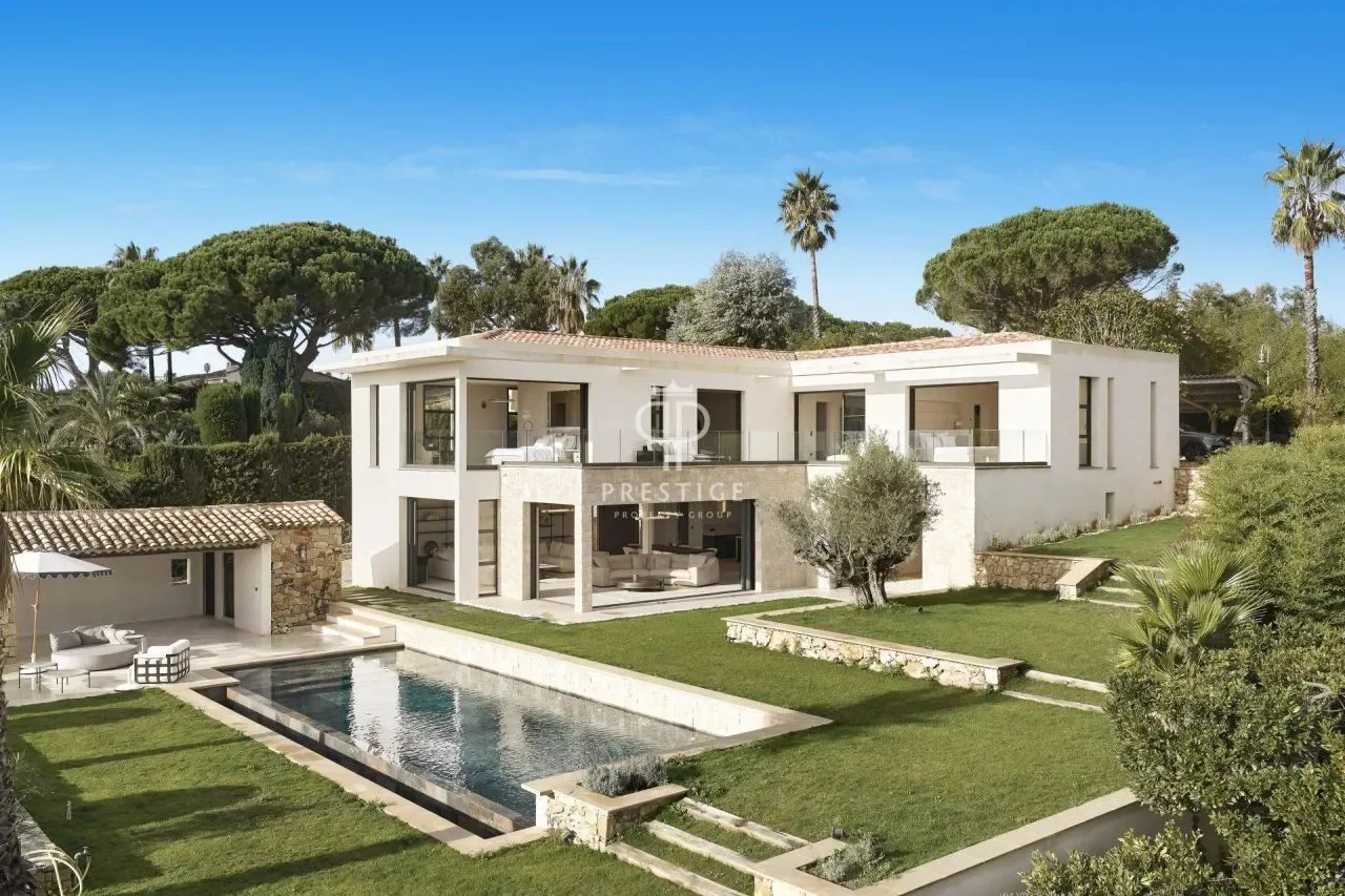 Wow factor 5 bedroom Villa for sale with sea and panoramic views in Super Cannes, Cannes, Provence A