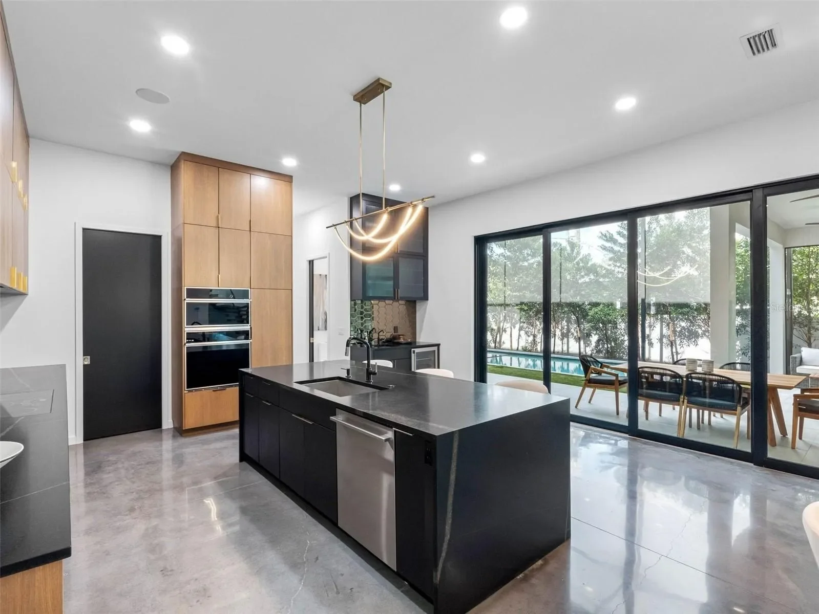 526 16TH AVENUE NE, ST PETERSBURG, FL, 33704, USA, St. Petersburg, Florida, United States. - Photo 34