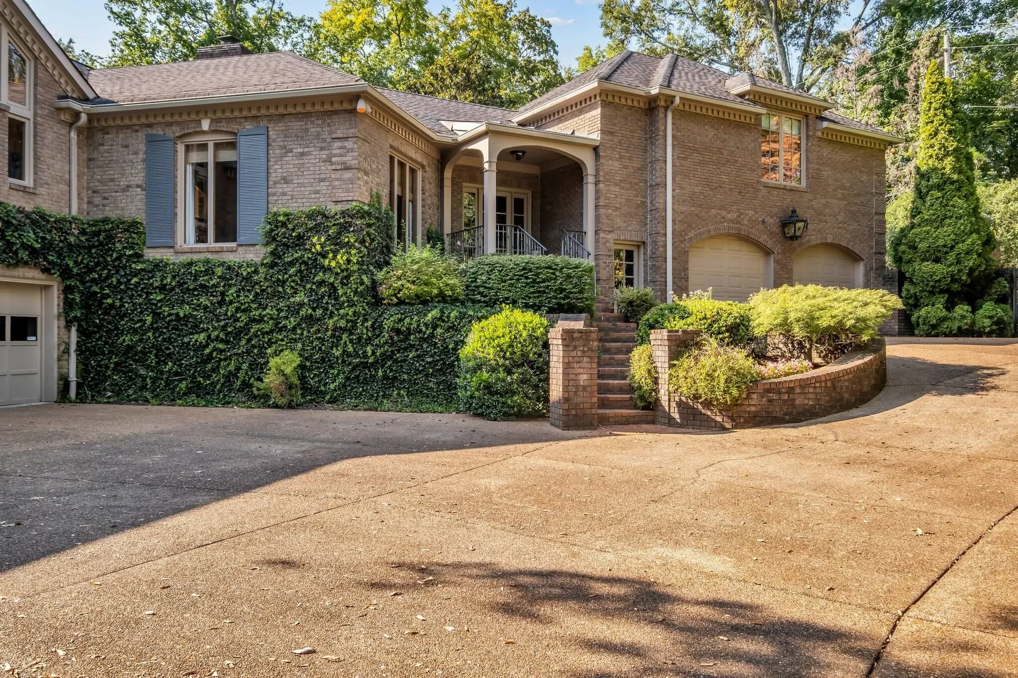 6420 E Valley Ct , Nashville, TN 37205, Nashville, Tennessee, United States. - Photo 2