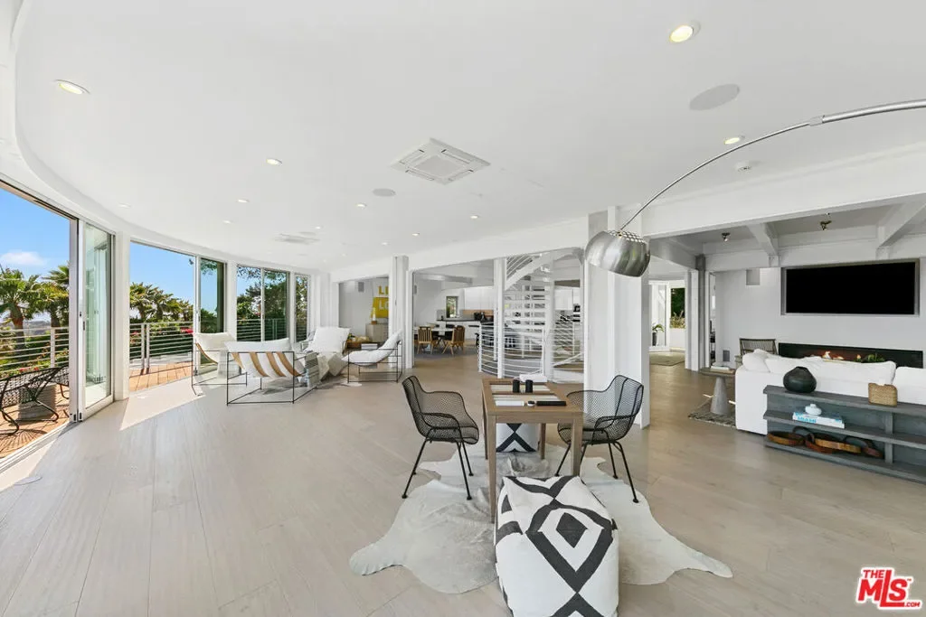 6375 Gayton Place, Malibu, California, United States. - Photo 36