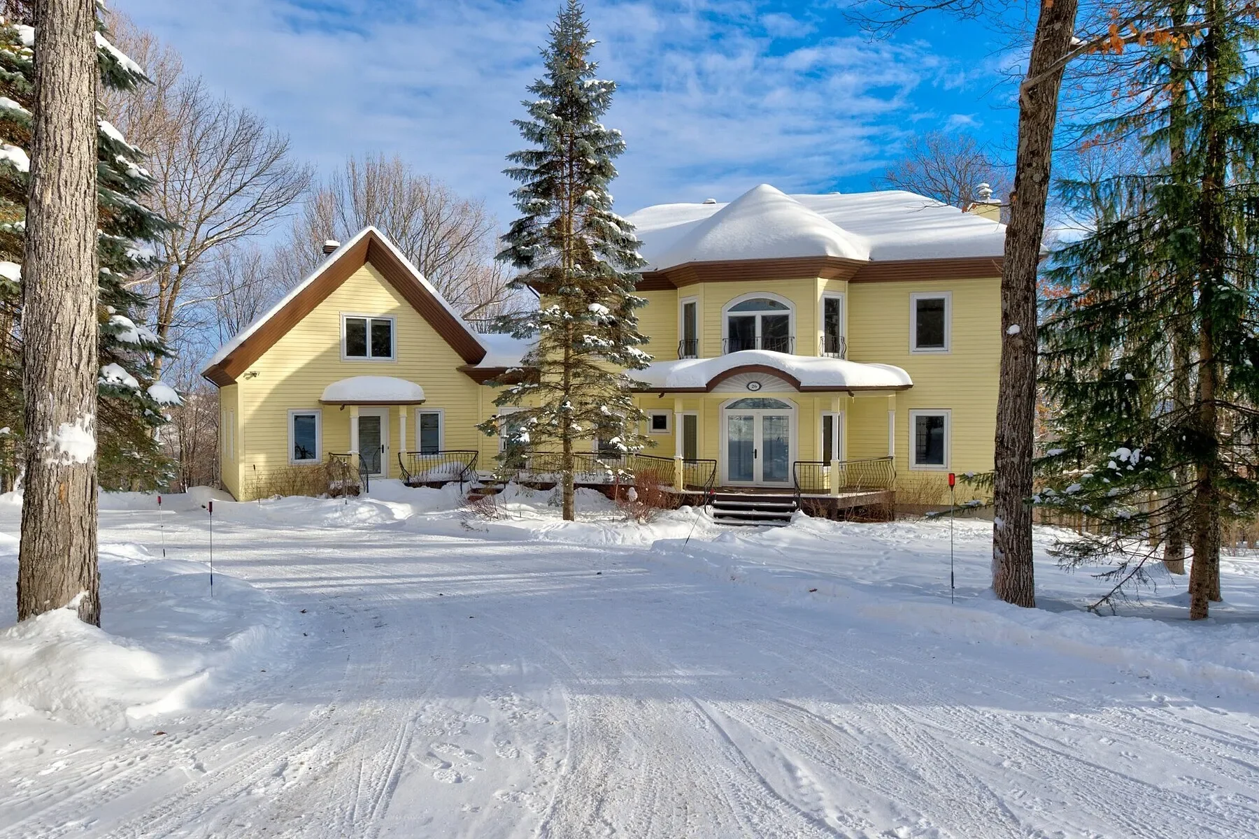 Exterior photo 9