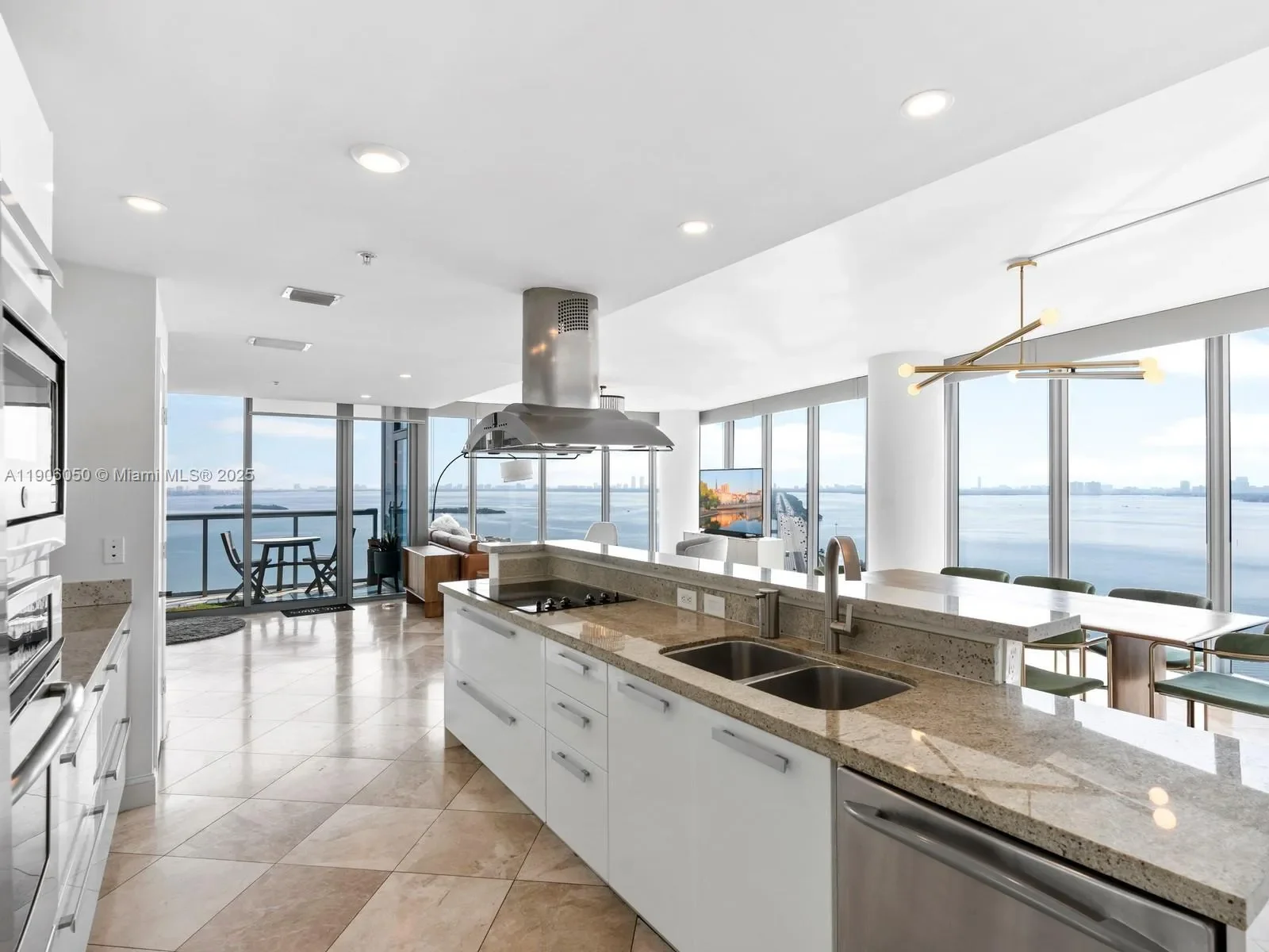 601 NE 36th St 2312, Miami, Florida, United States. - Photo 11