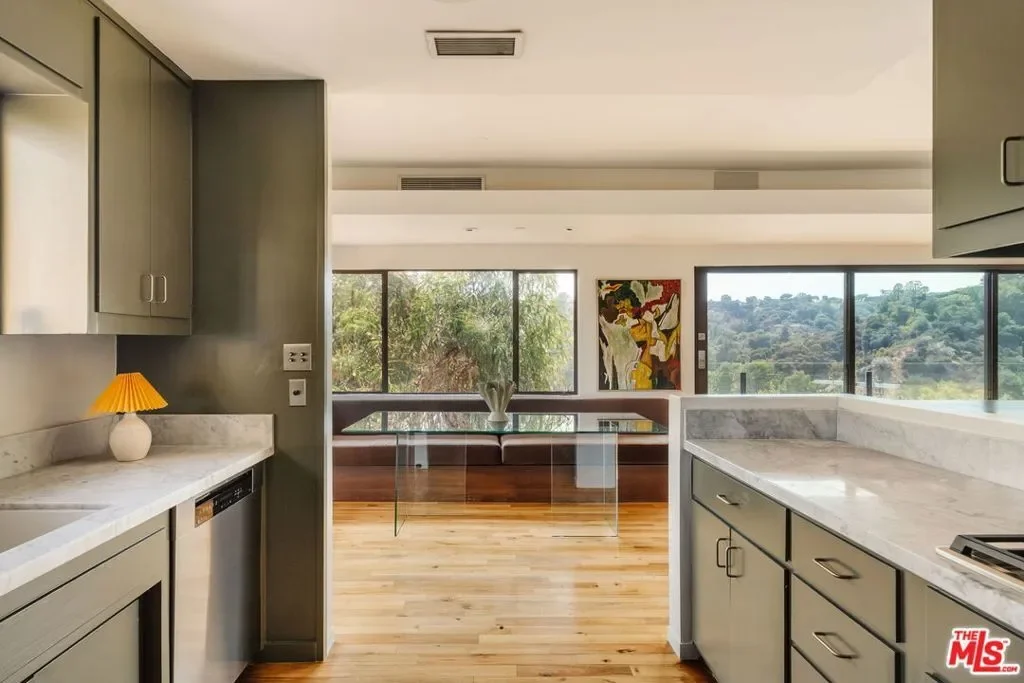 8715 Skyline Drive, Los Angeles, California, United States. - Photo 20