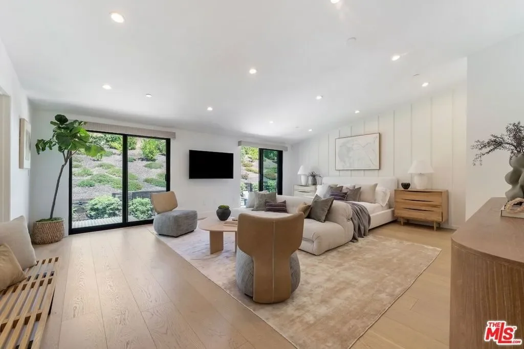 20226 Lorenzana Drive, Los Angeles, California, United States. - Photo 3