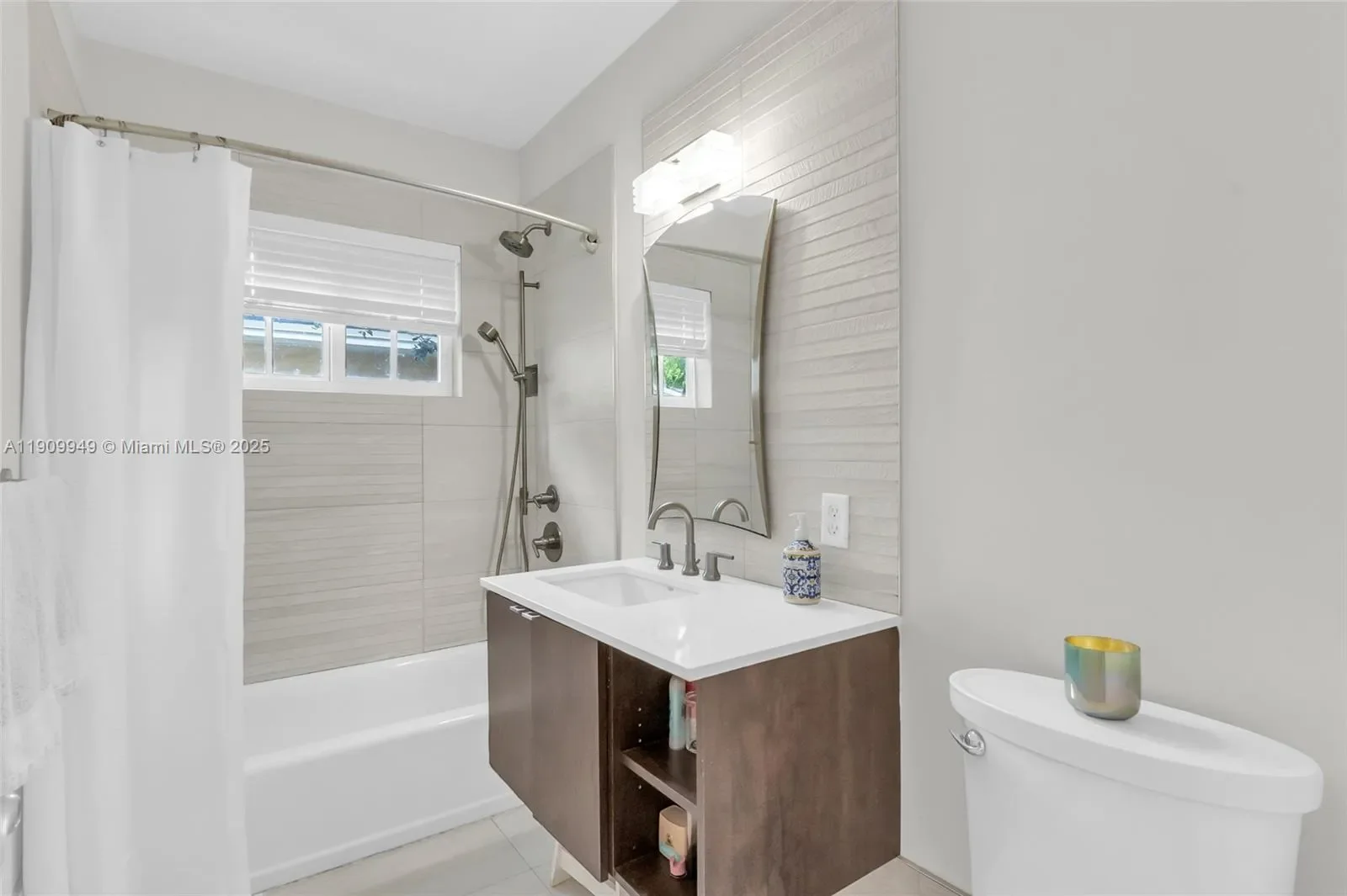1536 Alegriano Ave, Coral Gables, Florida, United States. - Photo 22
