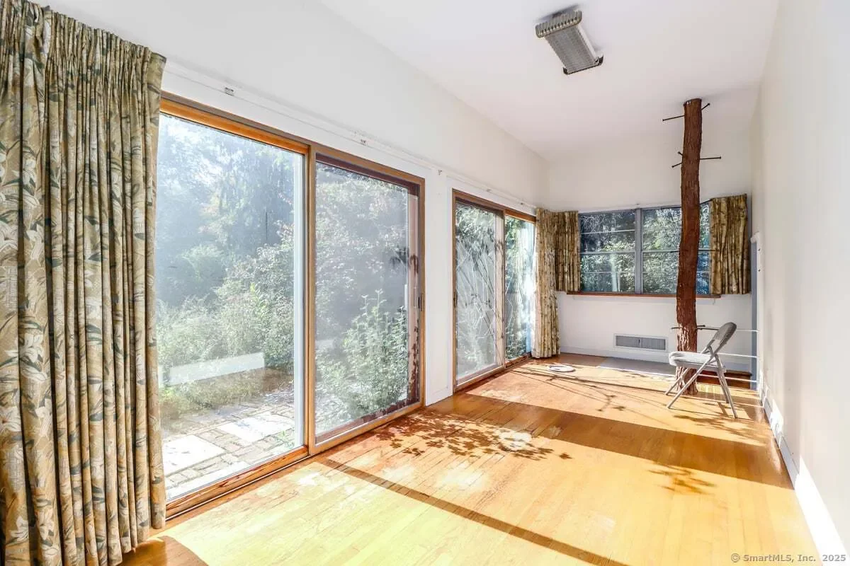 32 Locust Road, Greenwich, Connecticut, United States. - Photo 4