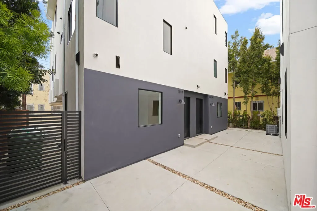 1518 Magnolia Avenue, Los Angeles, California, United States. - Photo 17