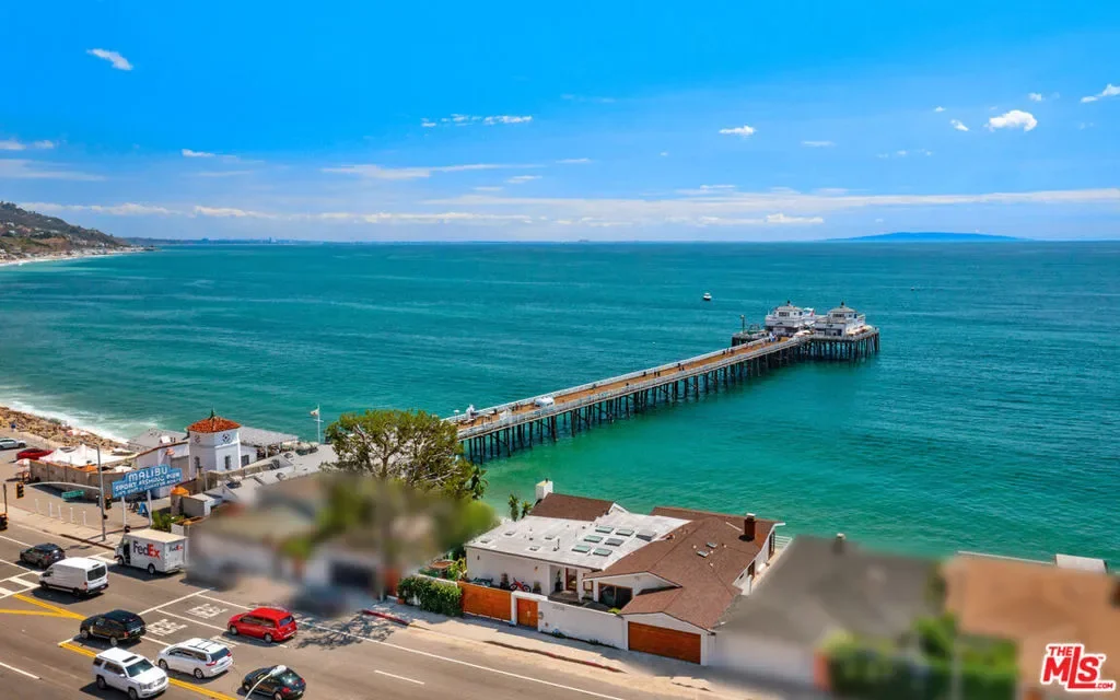 23018 Pacific Coast Highway, Malibu, California, United States. - Photo 16