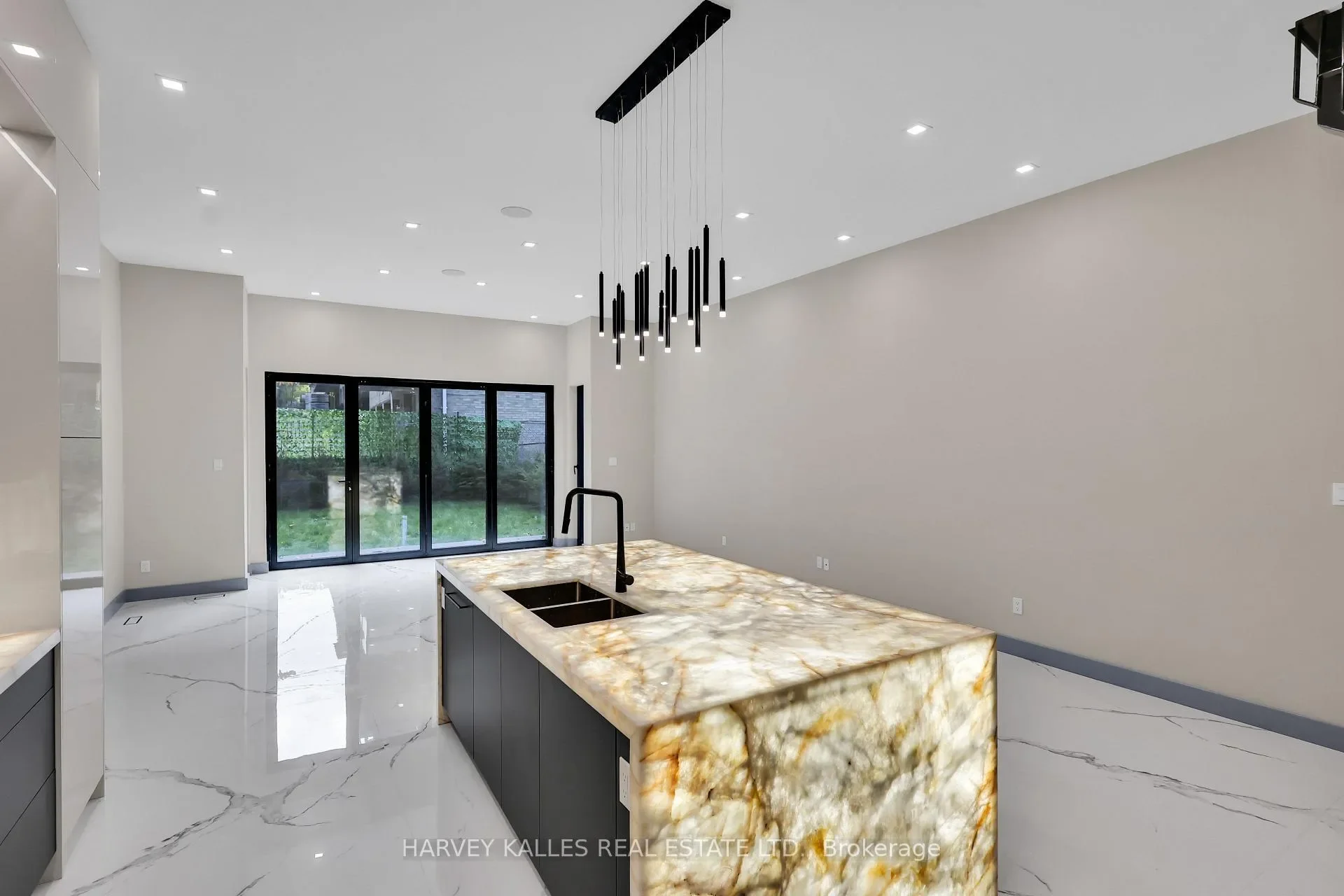 Gallery photo 9