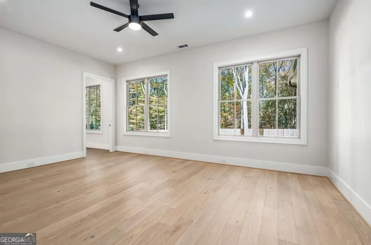 Gallery photo 4
