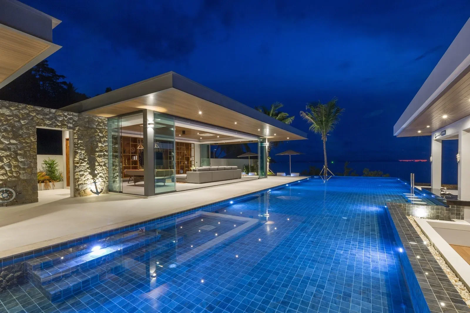 Exterior photo 10