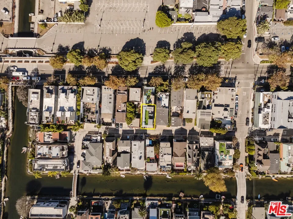 302 S Venice Boulevard, Los Angeles, California, United States. - Photo 42