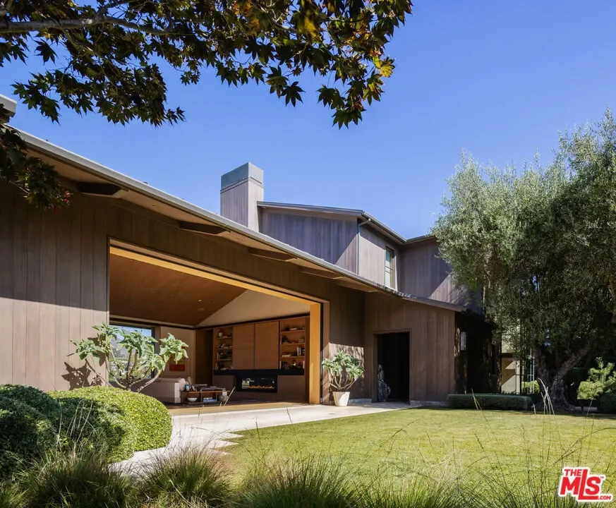 859 Woodacres Road, Santa Monica, California, United States. - Photo 4