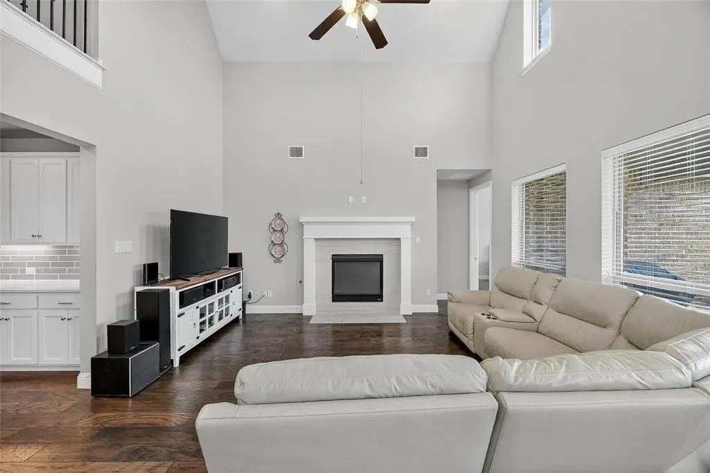 704 Corner Post Path, Prosper, Texas, United States. - Photo 13