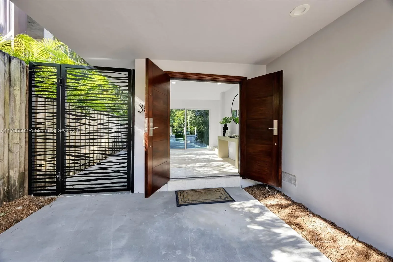 3566 Rockerman Rd, Miami, Florida, United States. - Photo 36