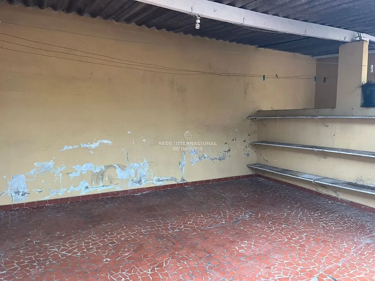 There Are 3 Bedrooms 3wc Copa Kitchen Edicule With Another Room And A Bathroom.