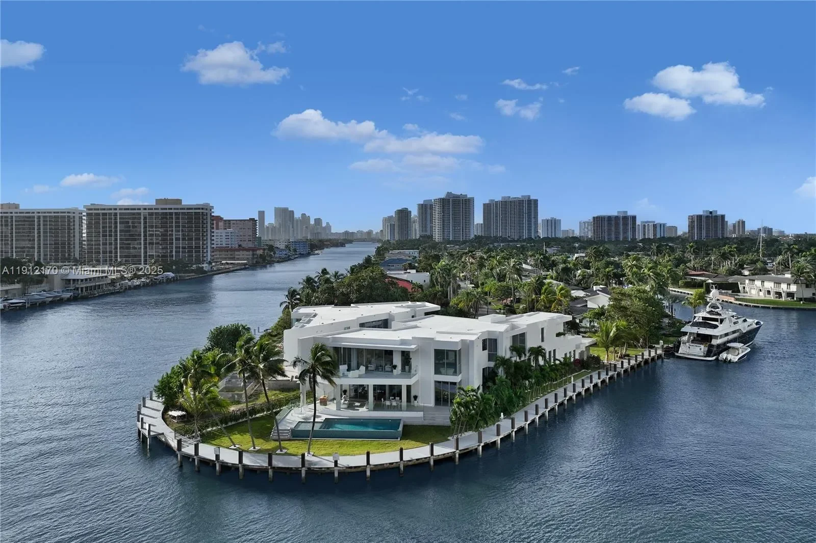 501 Palm Dr, Hallandale Beach, Florida, United States. - Hero Image