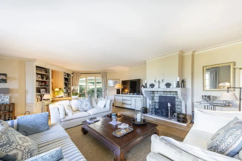 Charming villa moments from the village