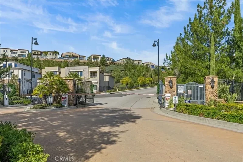 20268 W Albion Way, Los Angeles, California, United States. - Photo 42