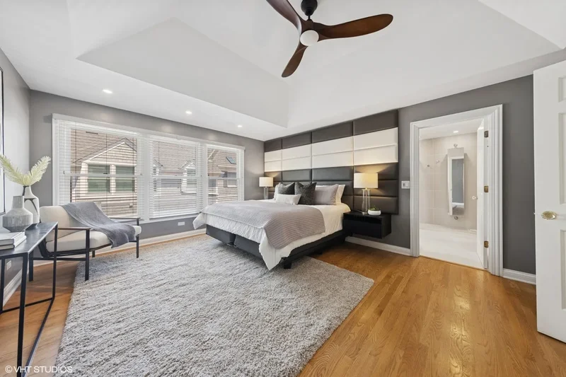 28 S Clay Street, Hinsdale, Illinois, United States. - Photo 2