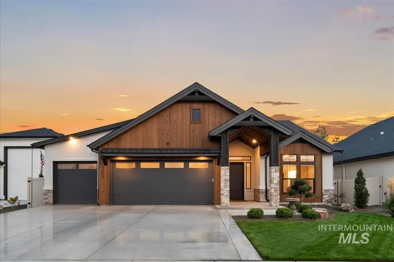 3 Bedrooms Single Family Detached