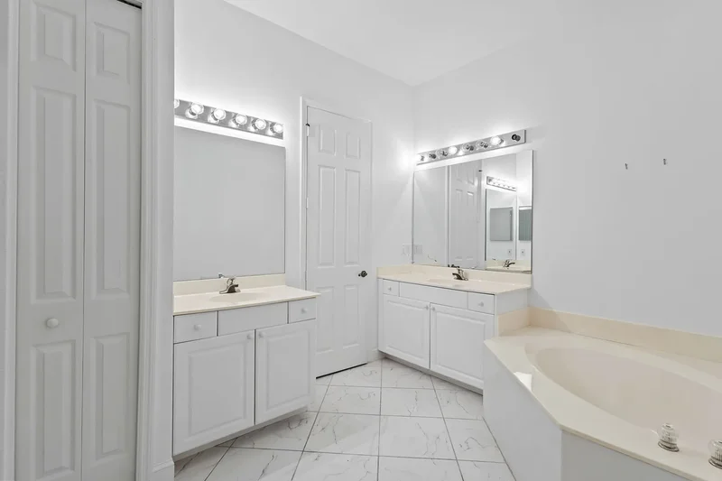 1319 Egrets Landing , 204, Naples, FL 34108, Naples, Florida, United States. - Photo 10