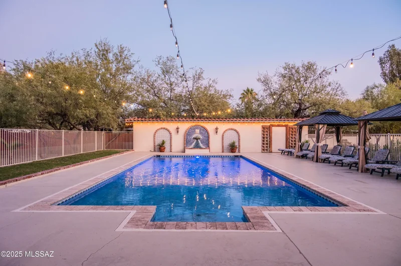 10700 E Tanque Verde Road, Tucson, Arizona, United States. - Photo 7