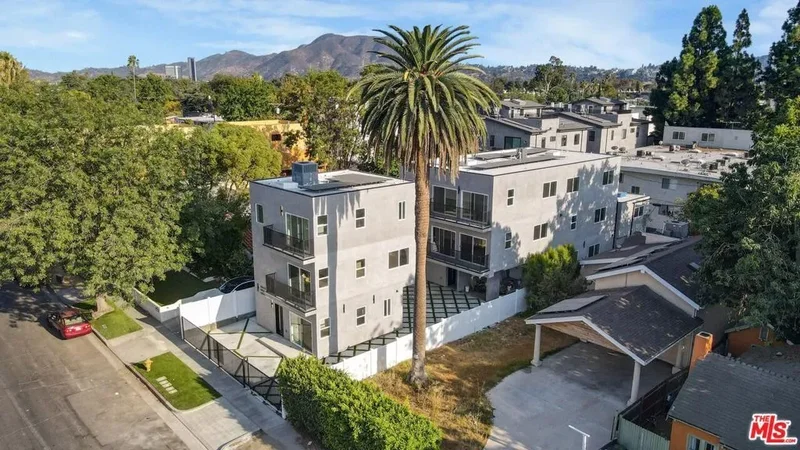 10828 Hesby Street, Los Angeles, California, United States. - Photo 66