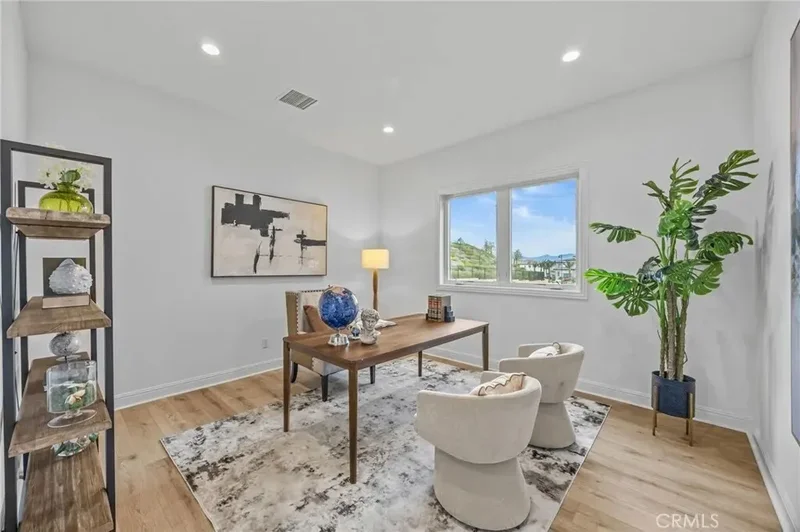 20268 W Albion Way, Los Angeles, California, United States. - Photo 23