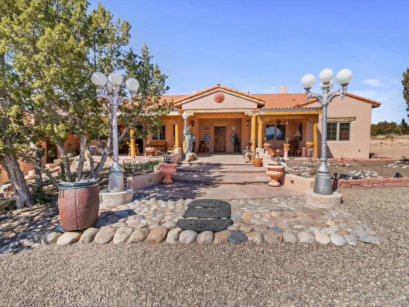 850 Nm 599 Frontage, Santa Fe, NM 87507, Santa Fe, New Mexico, United States. - Photo 2