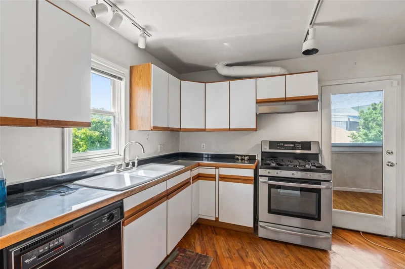 1700 Nw Mountain Road , Albuquerque, NM 87104, Albuquerque, New Mexico, United States. - Photo 48