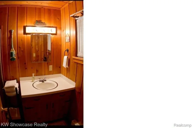 5146 LOWER SHORE Drive, West Traverse Twp, MI 49740, Wequetonsing, Michigan, United States. - Photo 78