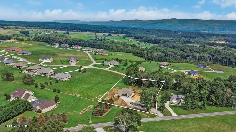 5843 Dunbar Rd, Crossville, TN 38572, Crossville, Tennessee, United States. - Photo 6