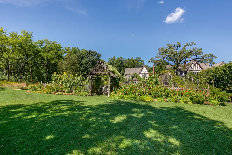 499 W Old Mill Road , Lake Forest, IL 60045, Lake Bluff, Illinois, United States. - Photo 33