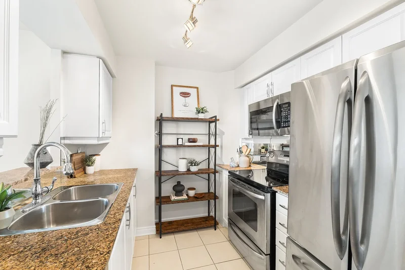 40 Old Mill Road  901, Oakville, ON L6J 7W2, Oakville, Ontario, Canada. - Photo 12