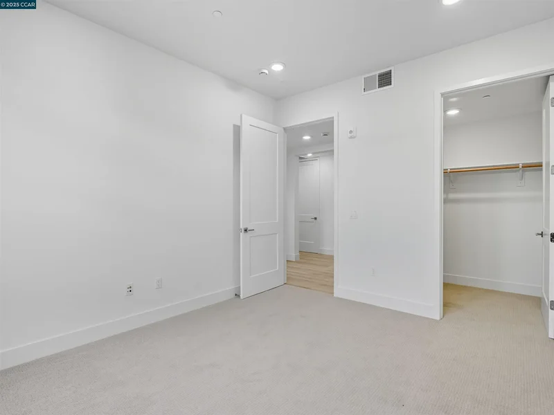 Condominium in Fremont