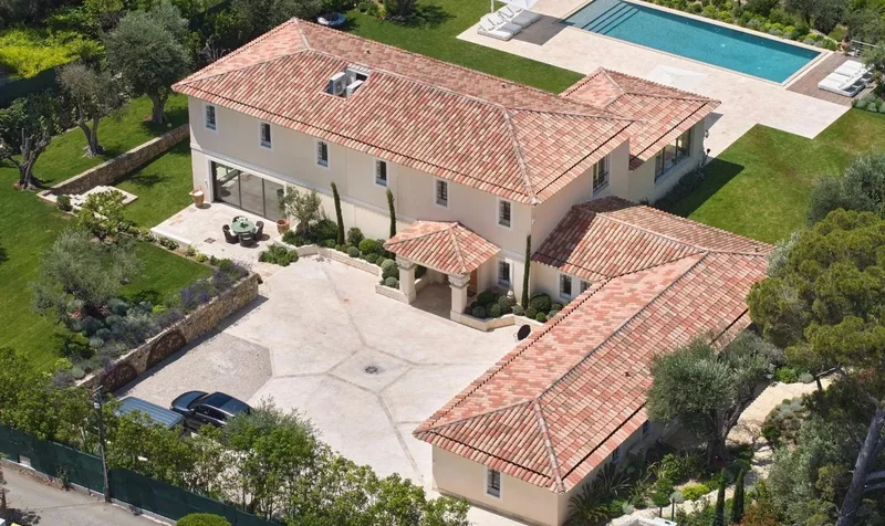 Luxury villa with Panoramic Views in Prestigious Mougins Location