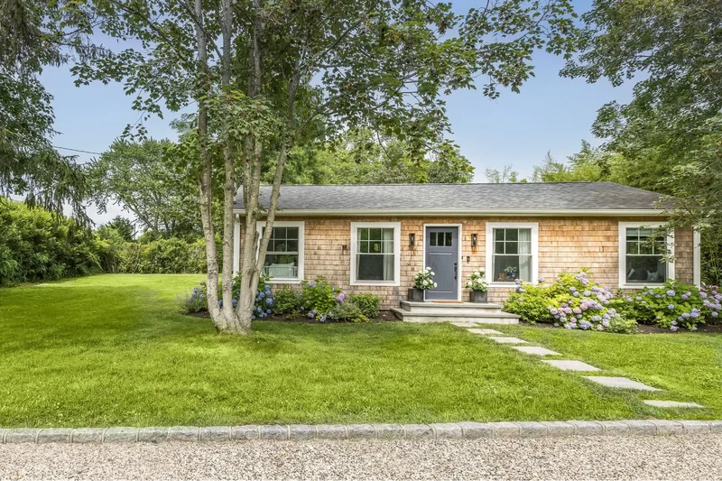 373 Upper Seven Ponds Rd, Water Mill, New York, United States. - Photo 2