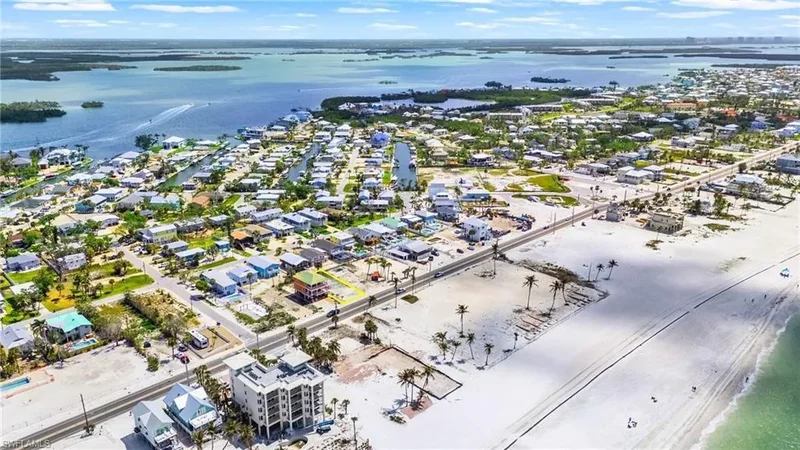 5525, Fort Myers Beach, Florida, United States. - Photo 7