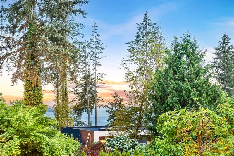 3823 Bayridge Ave, West Vancouver, BC V7V 3J3, Canada, West Vancouver, British Columbia, Canada. - Photo 42