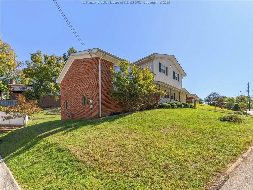 822 Whispering Way, South Charleston, WV 25303, Charleston, West Virginia, United States. - Photo 8