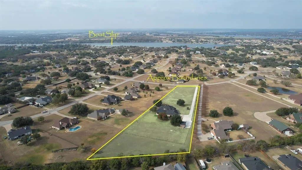 1007 Bentwater Parkway, Granbury, Texas, United States. - Photo 34