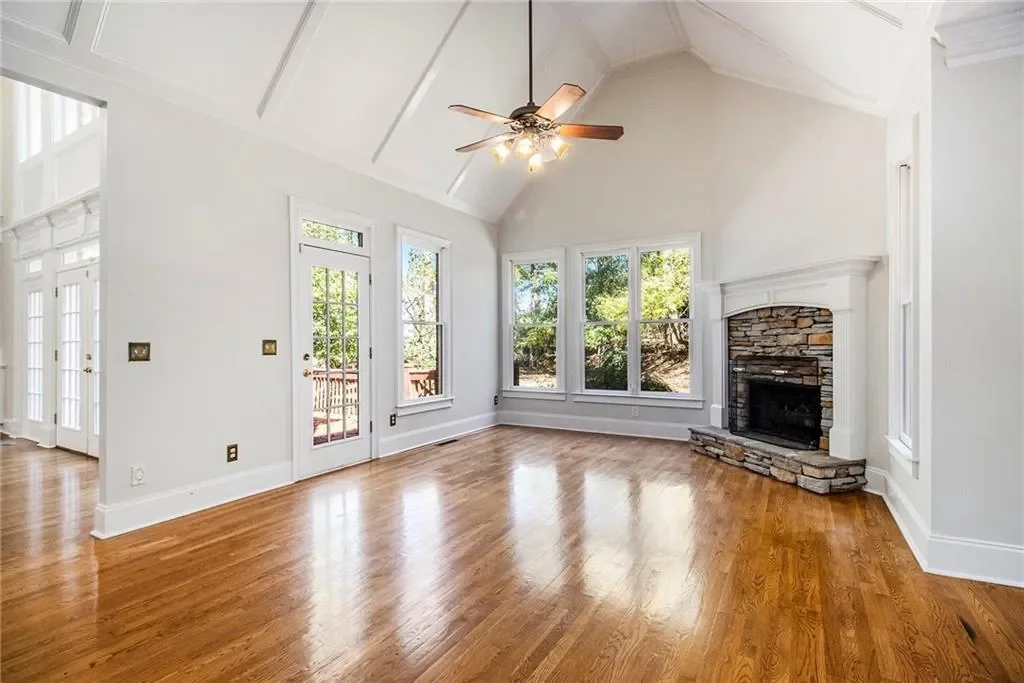 345 Lake Bend Court, Milton, Georgia, United States. - Photo 15