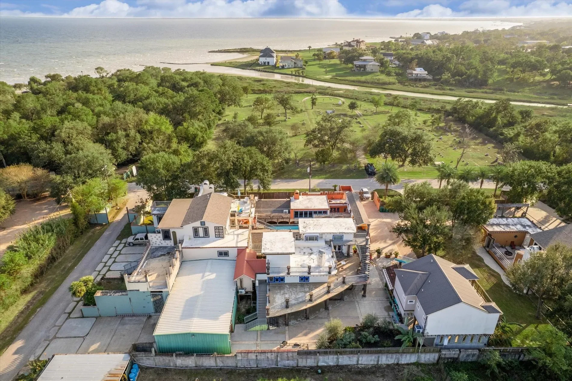 614 Pine Gully Road, Seabrook, Texas, United States. - Photo 20