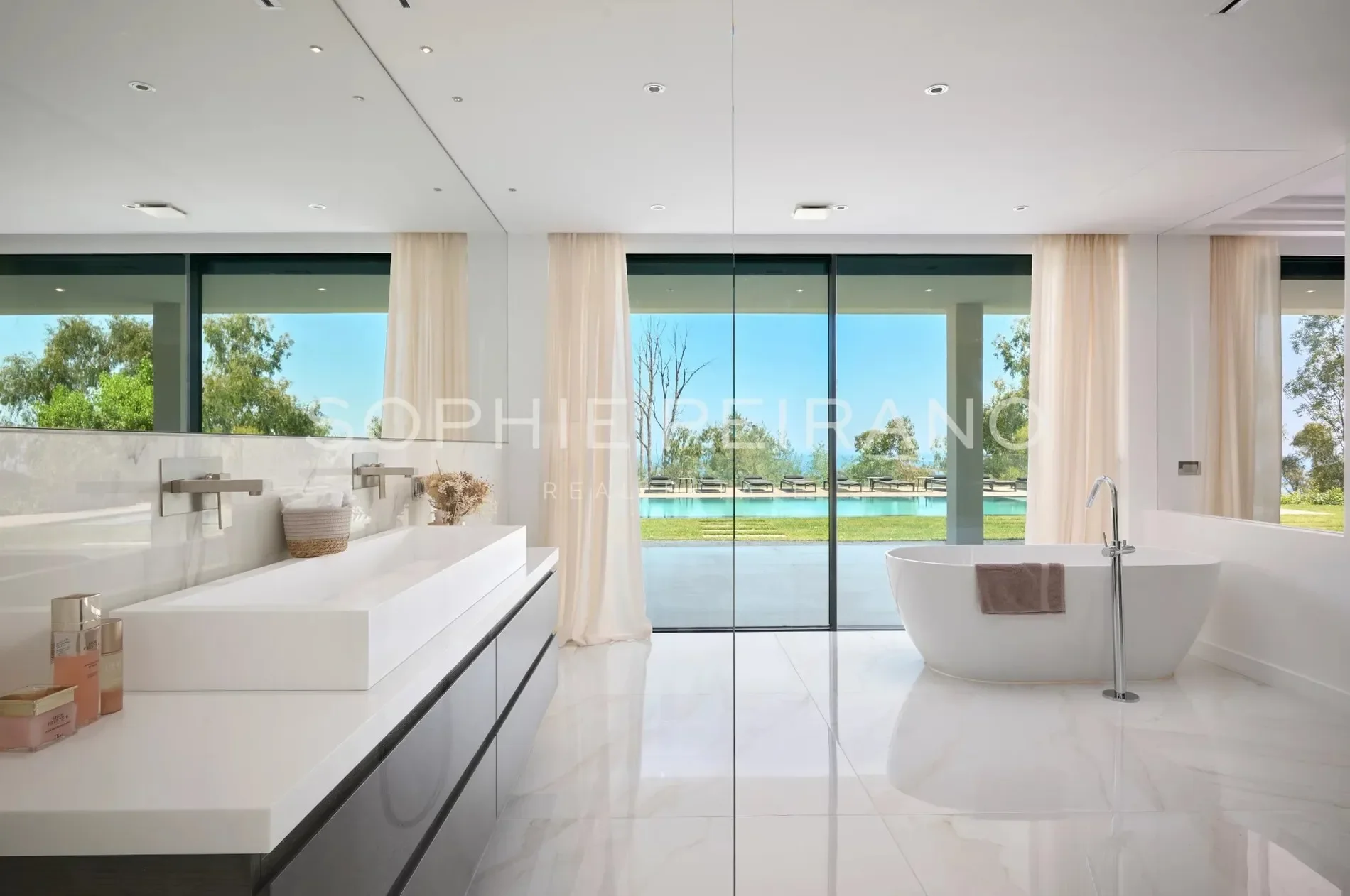 Gallery photo 4